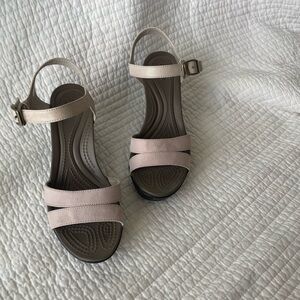 Crocs Leigh ll ankle strap sandal Beige Size 7  Women's Sandals